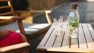 Comparaison des meilleures tables de jardin : quels critères regarder avant d’acheter ?